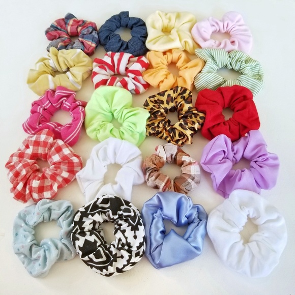 Brandy Melville Accessories - Scrunchies!
